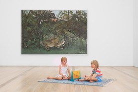 Installation view, Jubiläumsausstellung—Special Guest Duane Hanson, Fondation Beyeler, Riehen/Basel, Switzerland, October 30, 2022–January 8, 2023. Artwork, front to back: © 2023 Estate of Duane Hanson/Licensed by VAGA at Artists Rights Society (ARS), New York; Henri Rousseau. Photo: Lucia Hunziker/LL Productions
