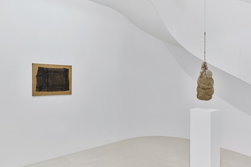 Installation view Artwork © Christo and Jeanne-Claude Foundation. Photo: Thomas Lannes