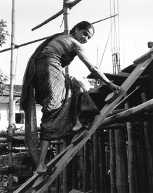 Black and white image of Minnette De Silva