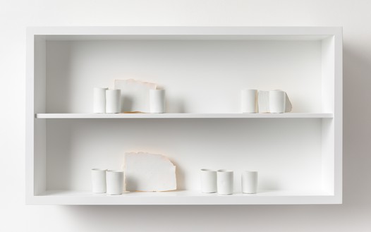 Edmund de Waal, Letters to Amherst, I, 2023 Porcelain, gold, alabaster, aluminum, and glass, 20 × 35 ½ × 7 ⅜ inches (50.6 × 90 × 18.5 cm)© Edmund de Waal. Photo: Alzbeta Jaresova